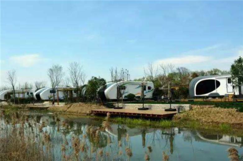 芳草青青房车营地